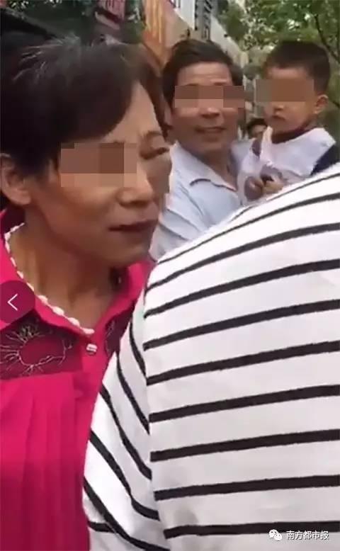 拥抱队长吃瓜视频下载,揭秘幕后故事，带你领略娱乐圈风云