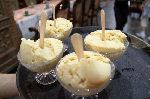 新疆吃瓜奶茶店视频,舌尖上的民族风情