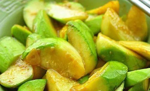 小瓜炒着吃用掏籽嘛视频,籽去不去？揭秘掏籽技巧