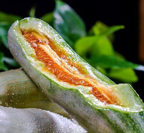 羊角蜜瓜怎么切着吃的视频,轻松解锁美味新吃法