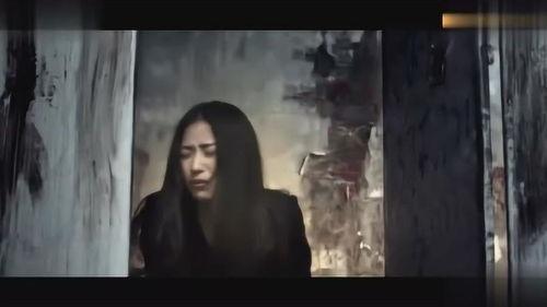 美女吸血鬼吃瓜视频播放,视频播放量飙升！