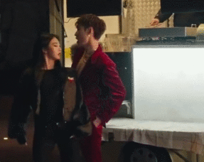 张艺兴伴舞吃瓜视频,吃瓜群众揭秘舞蹈室趣事