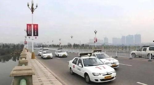 科目三吃瓜的视频,吃瓜群众围观惊险一幕