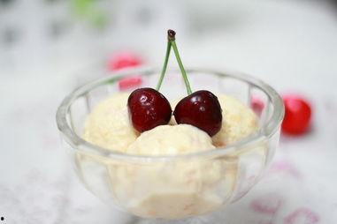 大瓜头吃冰激凌视频,清凉一夏甜蜜瞬间