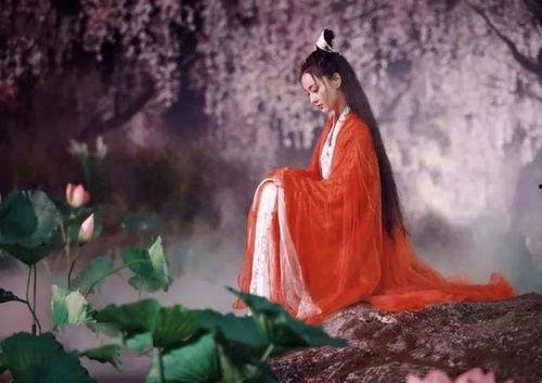 红衣女子吃瓜视频大全,揭秘网络红人的幕后生活