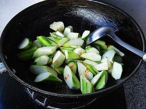小密瓜怎样吃才好吃视频,视频教你轻松享美味